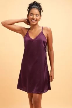 Chic Basic Short Nighty In Wine Colour - Satin