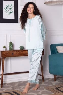 Chic Basic Top & Pyjama Set In Baby Blue - Satin