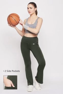 Comfort Fit High Rise Flared Yoga Pants In Dark Green With Side Pockets