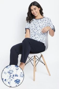 Floral Print Top & Solid Pyjama Set In White