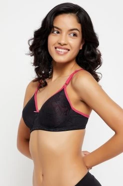 Padded Non-Wired Full Cup Bra In Black - Lace