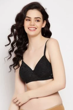 Padded Non-Wired Full Cup Multiway Bra In Black - Lace