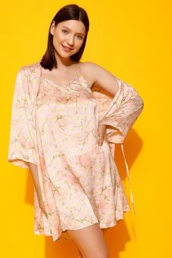 Pretty Florals Short Night Dress & Robe Set In Peach Colour - Satin