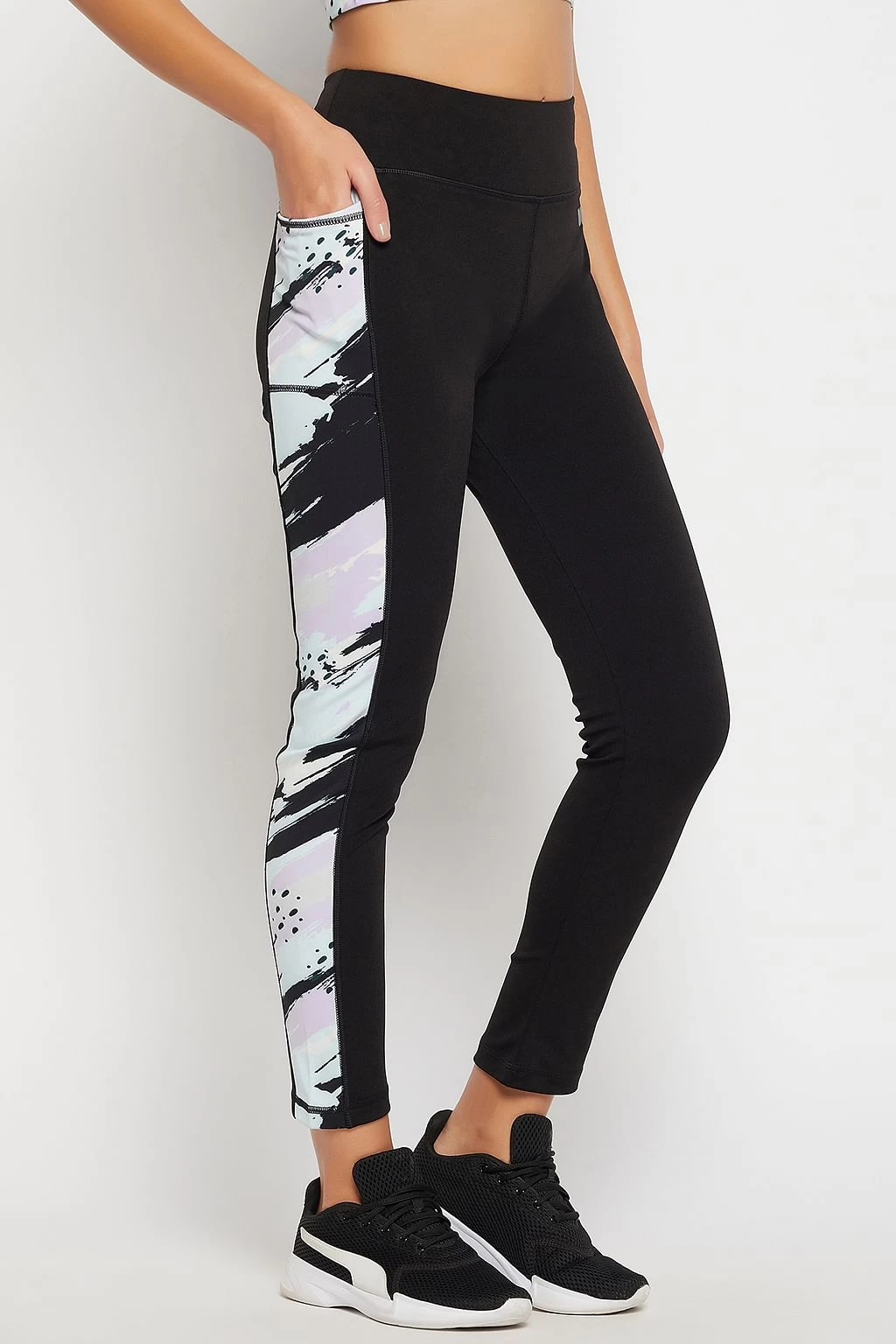 High-Rise Active Tights In Black With Side Panels With Side Pocket - Image 4