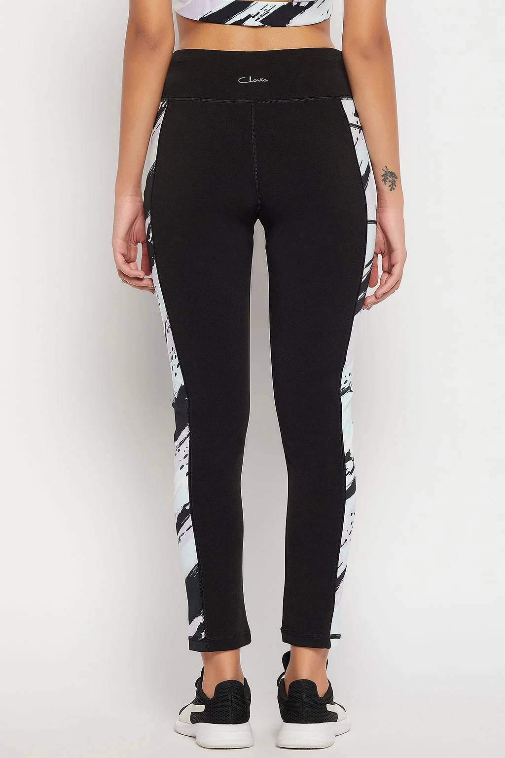 High-Rise Active Tights In Black With Side Panels With Side Pocket - Image 5